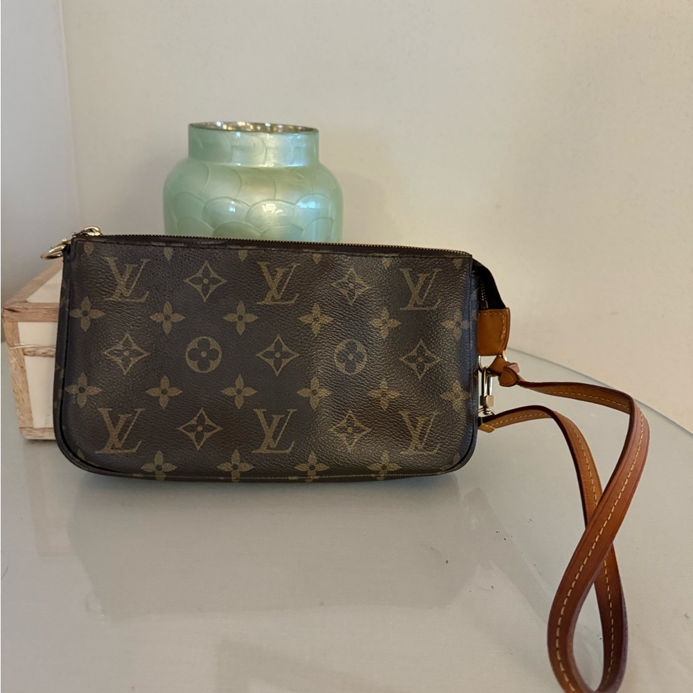 Louis Vuitton Monogram Pochette Accessories